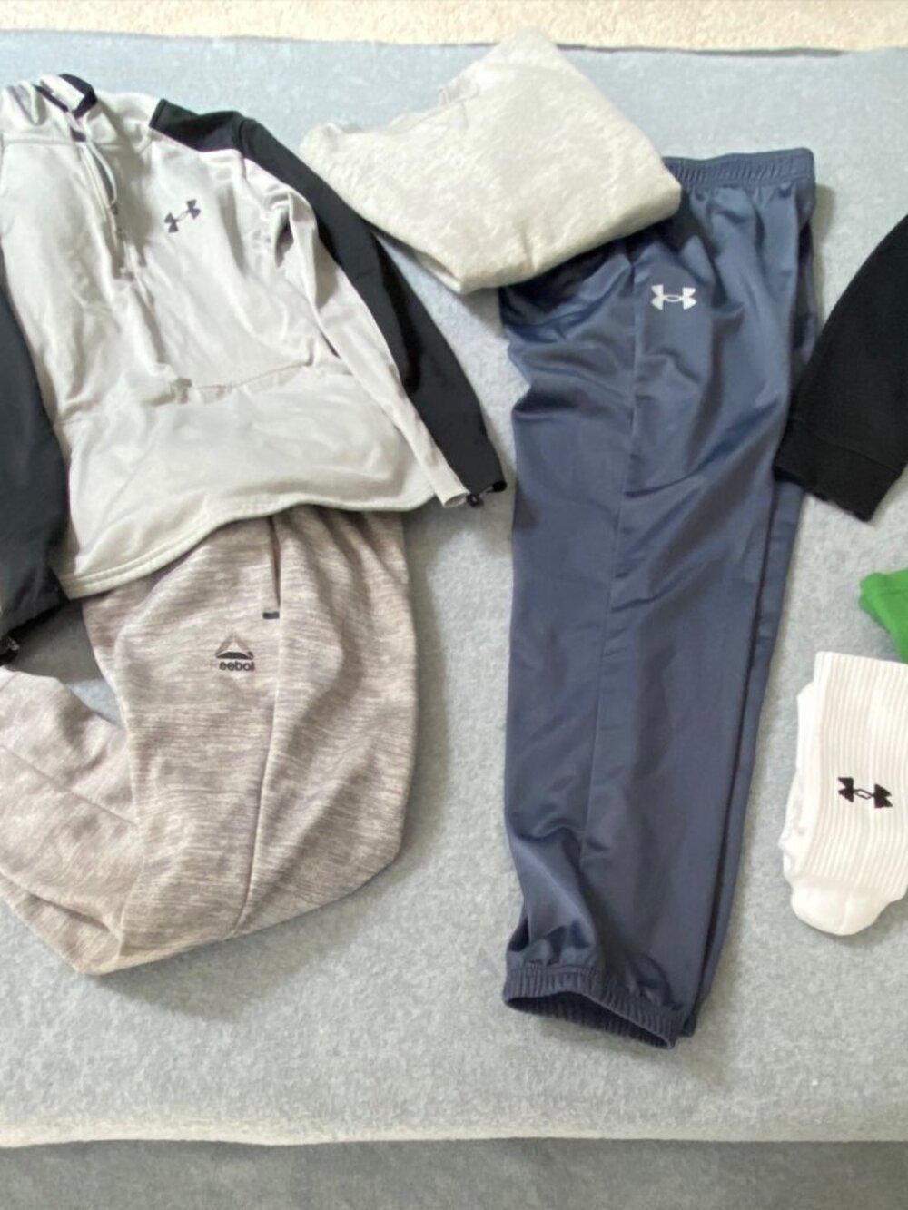 Boys Size Youth Medium  8-10